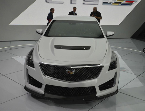 Cadillac CTS-V 2016: Chiếc sedan mạnh mẽ - 1
