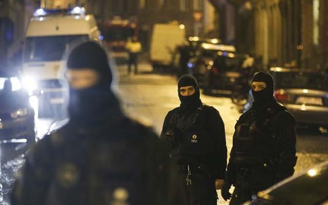 Cảnh sát Bỉ giết “2 nghi phạm khủng bố Hồi giáo” - 1