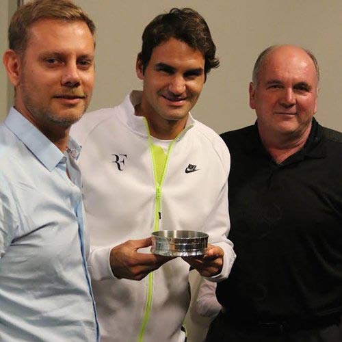 Tin HOT 19/1: Federer & Wozniacki được vinh danh - 1