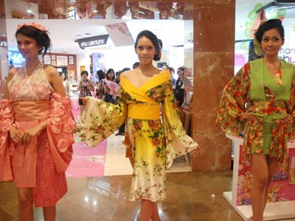 Thiếu nữ Nhật mê kimono cách tân siêu ngắn - 2