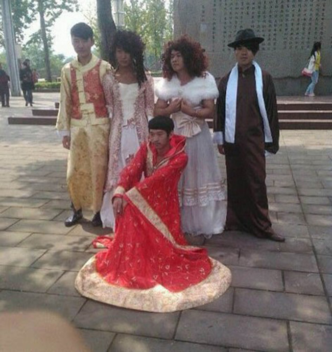 Cười sặc sụa với hành động khó đỡ của các bạn trẻ - 4