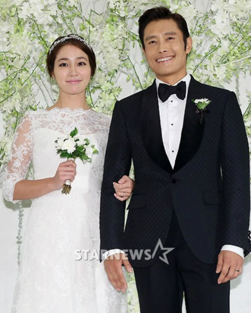 Vợ Lee Byung Hun bất ngờ tuyên bố mang bầu 7 tháng - 1