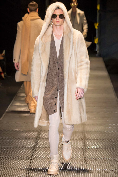 Các “nam thần” quyến rũ trong trang phục của Versace - 11