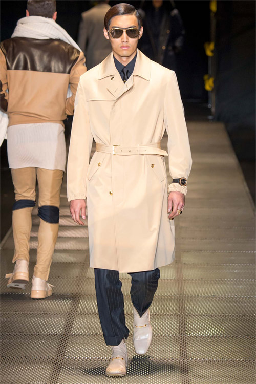 Các “nam thần” quyến rũ trong trang phục của Versace - 14