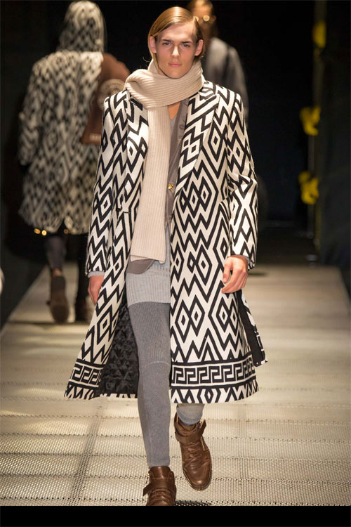 Các “nam thần” quyến rũ trong trang phục của Versace - 5