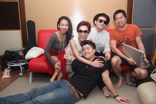 Trúc Nhân nhí nhảnh đi tập hát giữa ồn ào - 4