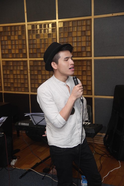 Trúc Nhân nhí nhảnh đi tập hát giữa ồn ào - 6