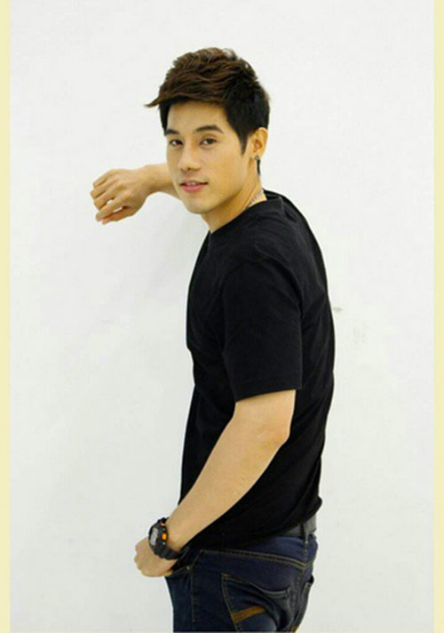 Chàng xe ôm Thái Lan gây sốt vì điển trai - 6