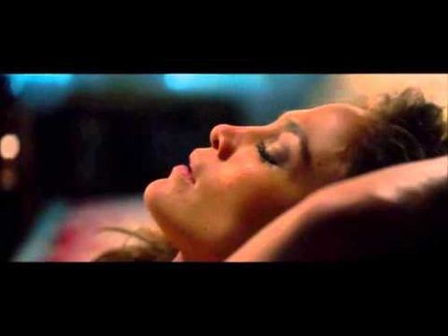 Jennifer Lopez căng thẳng khi tình tứ với "chàng hàng xóm" - 2