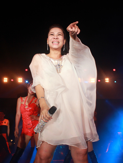 Thu Minh bầu 5 tháng vẫn hát nhảy vẫn sung - 2