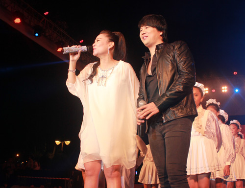 Thu Minh bầu 5 tháng vẫn hát nhảy vẫn sung - 5