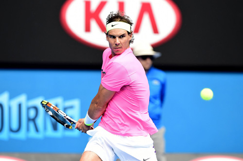 Hot shot: 2 cú trái dọc dây miễn chê của Nadal - 1