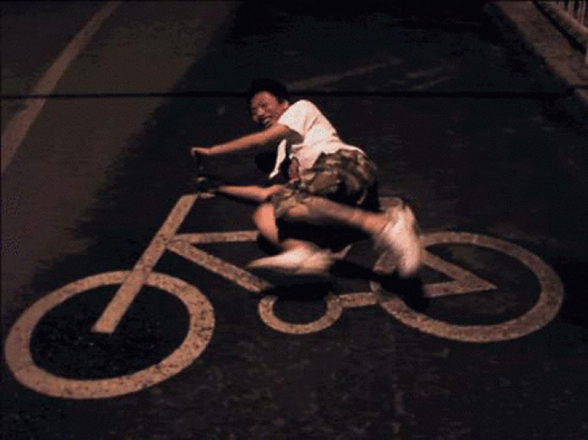 Cười đau bụng  với những pha ngã xe hài hước - 9