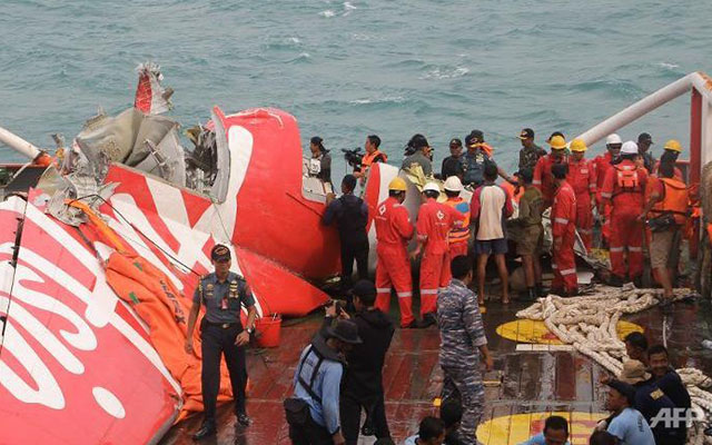 Phi công phụ cầm lái QZ8501 không thể cứu nổi máy bay? - 1