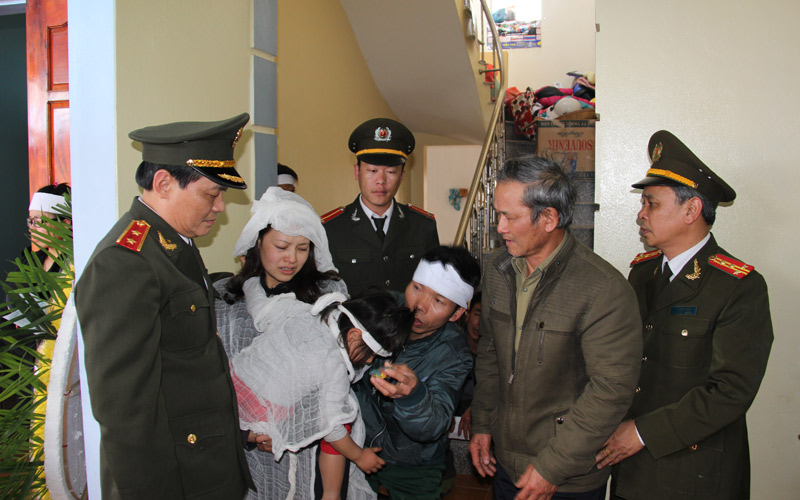 Giây phút thượng úy CA bị bắn vẫn quyết giữ chân tội phạm - 2