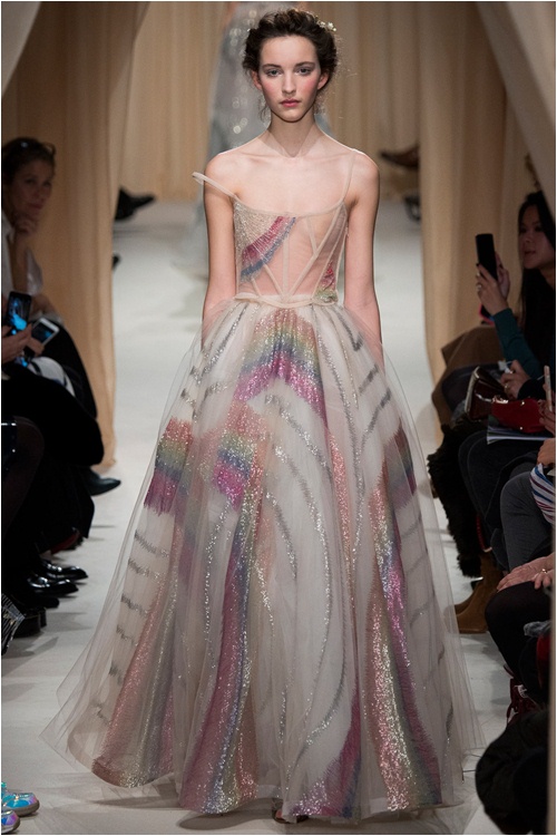 Vũ hội cổ điển đầy chất thơ của Valentino - 3