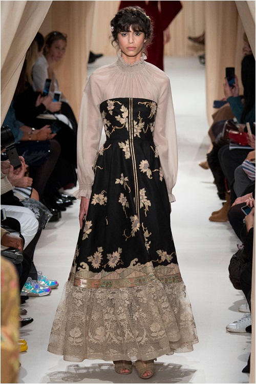 Vũ hội cổ điển đầy chất thơ của Valentino - 9