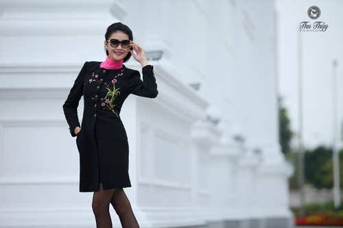 Diện măng tô tôn dáng đón Tết - 10