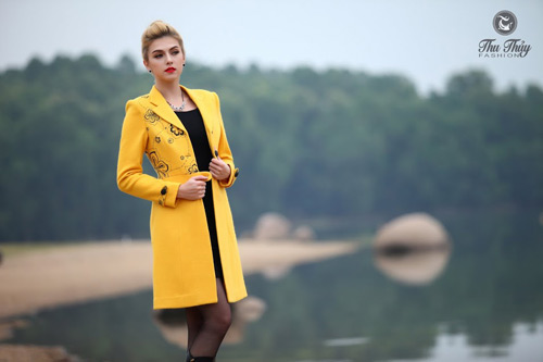 Diện măng tô tôn dáng đón Tết - 5