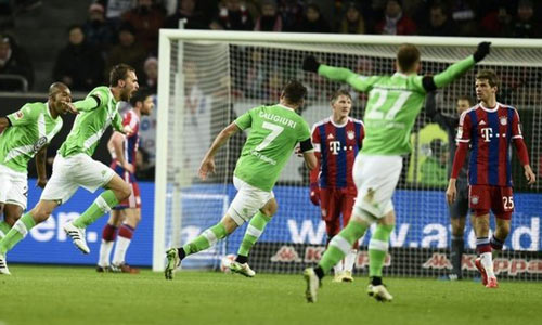Wolfsburg - Bayern: "Sói xanh" bẻ nanh "Hùm xám" - 1