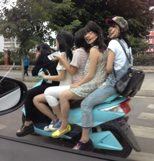 Khi các “nữ quái xế” đam mê tốc độ - 2