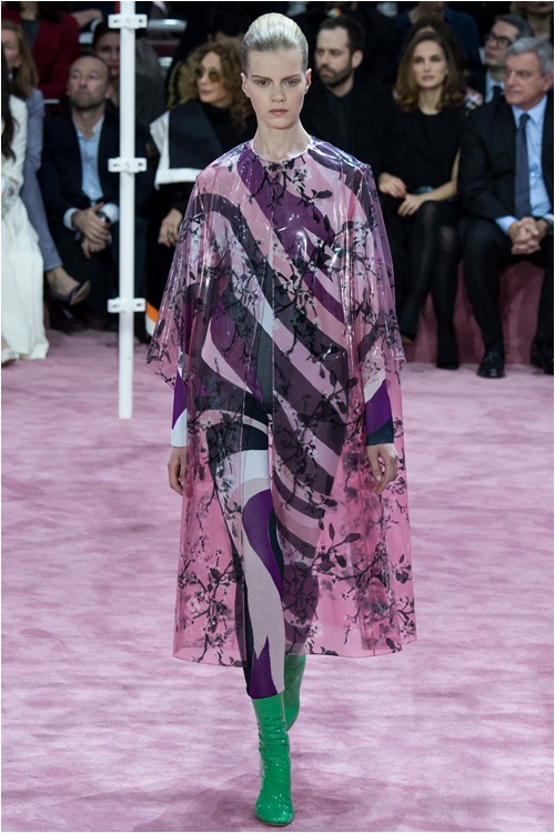 Christian Dior và sự thăng hoa của chất liệu nhựa - 2