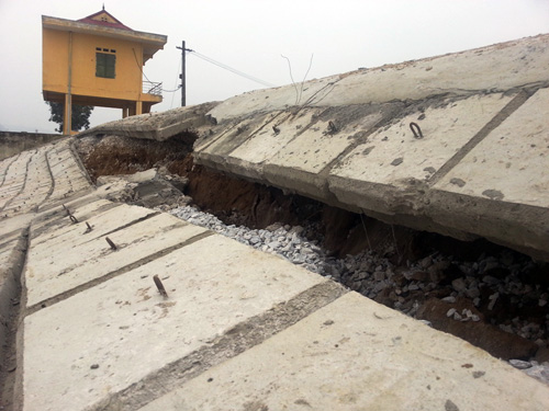 Kè đê sông Mã đang sạt lở nghiêm trọng - 4