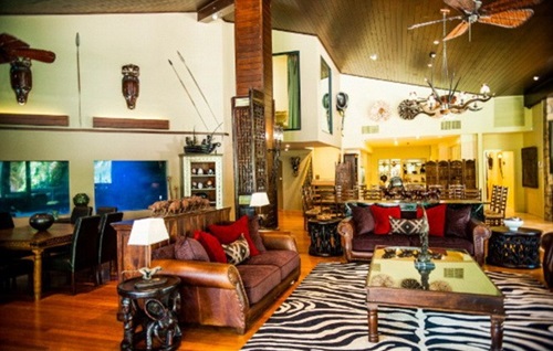 Video: Ăn, ngủ chung với gấu, sư tử - 5