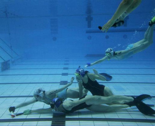 Những môn thể thao “dị”: Từ thi ủi bàn là đến đua giường - 5