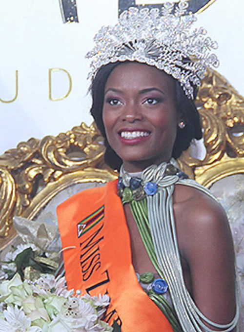 1001 lý do bi hài quanh chuyện trả vương miện hoa hậu - 7