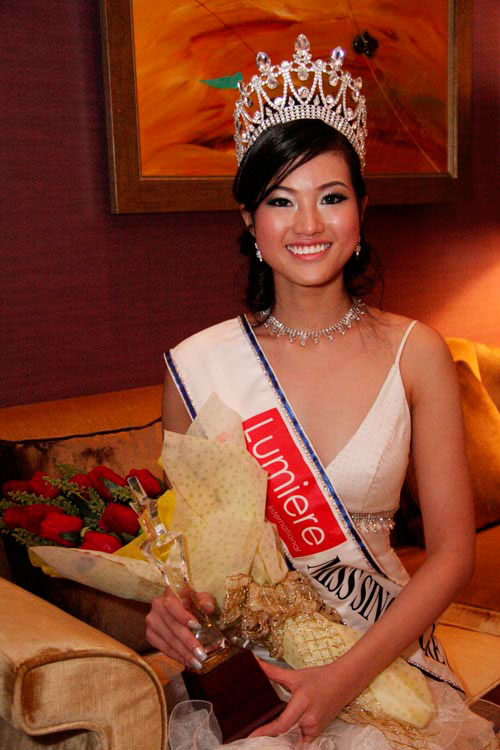 1001 lý do bi hài quanh chuyện trả vương miện hoa hậu - 3