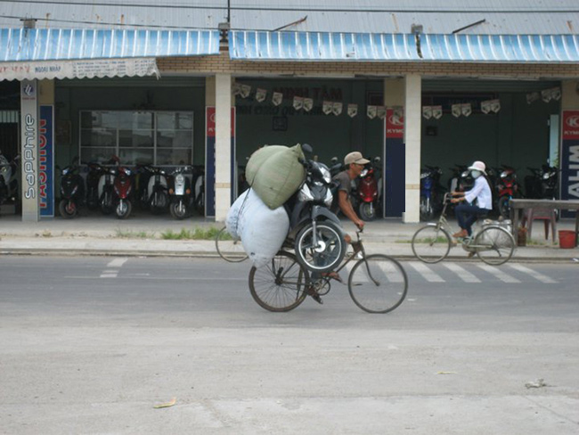 Hình ảnh hài hước trên đường phố Việt Nam - 7