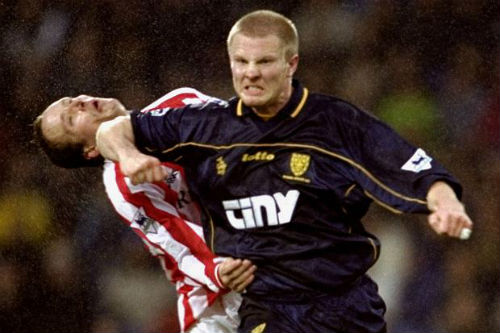 10 cầu thủ "xấu chơi" nhất lịch sử Premier League - 2