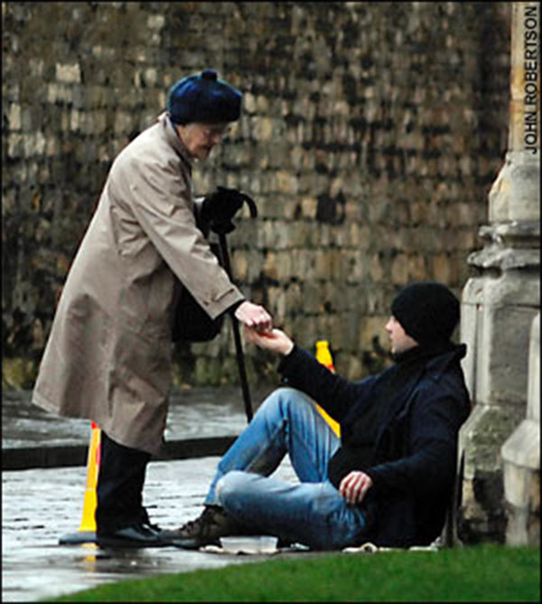 Na Uy tính phạt tù cả ăn xin lẫn người bố thí - 2