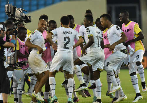 Chủ nhà bại trận, CĐV "nổi điên" tại CAN 2015 - 8