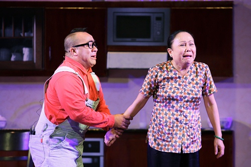 Con gái Kiều Oanh múa hát trong show hài của mẹ - 7