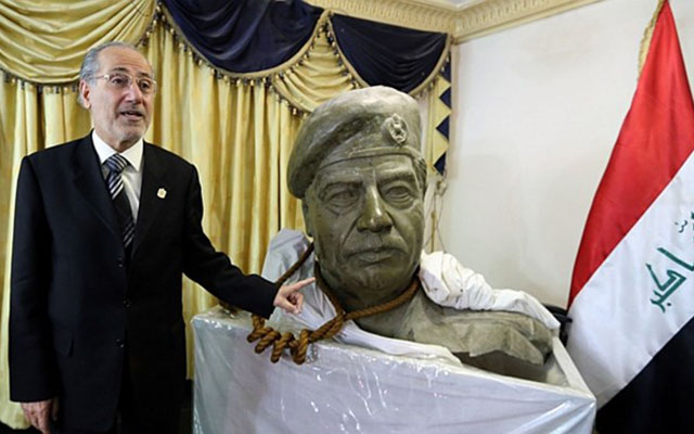Dây treo cổ Saddam Hussein được rao bán giá triệu đô - 1