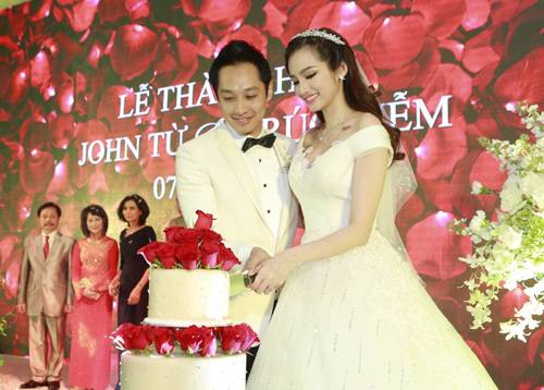 Trúc Diễm ôm chú rể khiêu vũ trong lễ cưới - 2