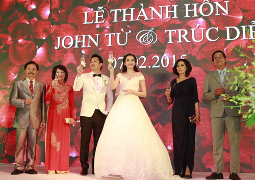 Trúc Diễm ôm chú rể khiêu vũ trong lễ cưới - 4