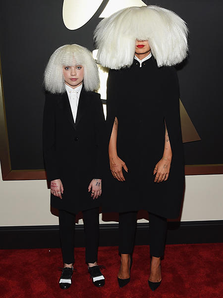 Madonna khoe trọn vòng 3 trên thảm đỏ Grammy - 11