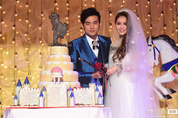 Vợ Châu Kiệt Luân mặc váy gần 700 triệu tại lễ cưới lần 2 - 1