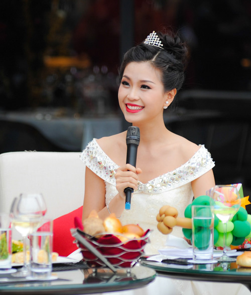 Á hậu Diễm Trang: “Không phải nô lệ của hàng hiệu!” - 2