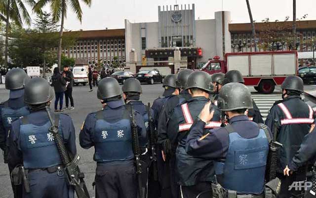 6 tù nhân Đài Loan bắt cai ngục làm con tin rồi tự sát - 1