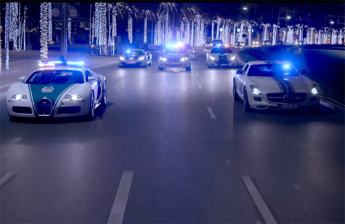 Cảnh sát Dubai khoe siêu xe theo cách Fast and Furious - 1