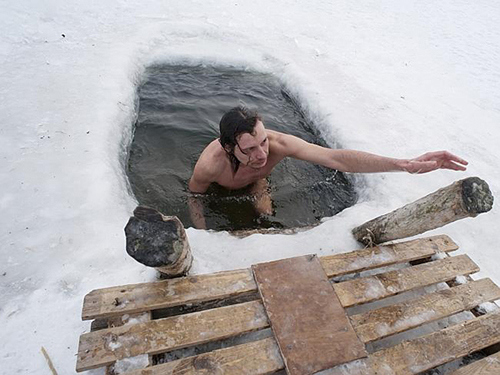 Những phong tục đón năm mới kỳ quặc khắp 5 châu - 6