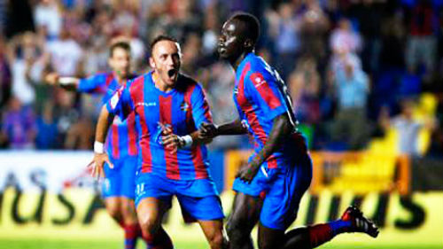 Barca – Levante: Chào Messi và cột mốc 300 - 2