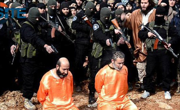 IS công khai hành quyết “gián điệp” giữa phố đông - 1