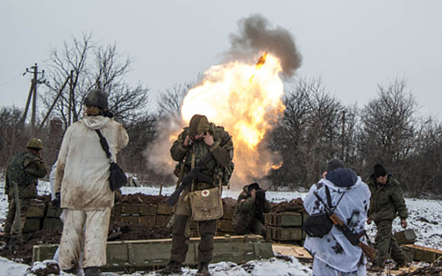 Thỏa thuận ngừng bắn mới ở Ukraine trên bờ sụp đổ - 1