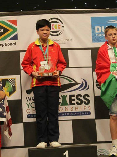 Làng cờ Việt năm Giáp Ngọ: Già – trẻ tung hoành - 3