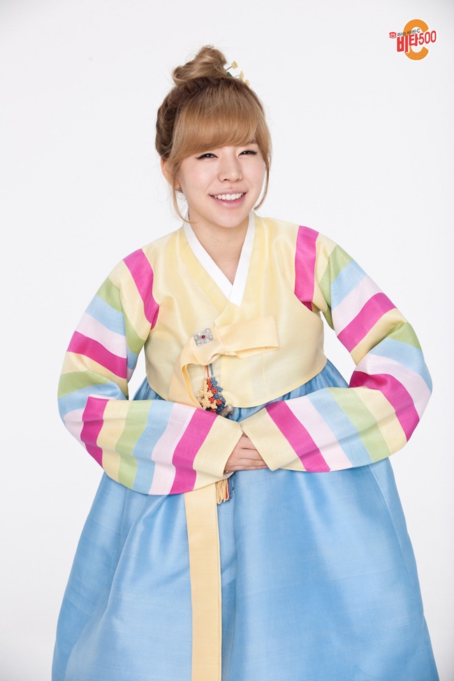 Sao Hàn xinh đẹp trong trang phục hanbok đón năm mới - 10